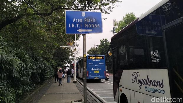 Bus Wisata Jakarta