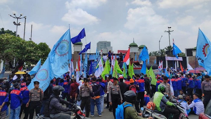 Demo buruh di DPR