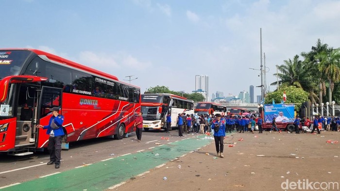Demo buruh di DPR bubar. (Taufiq/detikcom)