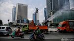 DLH Jakarta Semprot Kabut Air di Jalan Protokol untuk Redam Polusi Udara