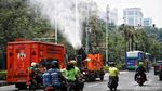 DLH Jakarta Semprot Kabut Air di Jalan Protokol untuk Redam Polusi Udara