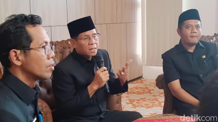 DPRD Banyumas sepakat minta Bupati Sudewo revisi Perbup soal tunjangan gegara bikin gaduh, Senin (22/9/2025).