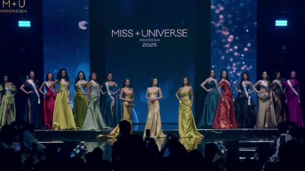 Gala Coronation Miss Universe Indonesia 2025 tengah berlangsung di The Tribrata, Opus Grand Ballroom, Jakarta Selatan (22/9/2025).