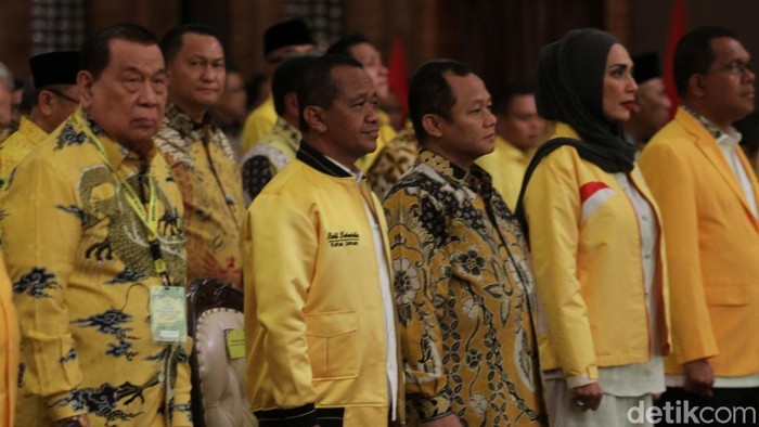 Golkar Kumpulkan 1.473 Anggota DPRD, Bahlil Buka Bimtek 2025 Partai Golkar menggelar Bimbingan Teknis (Bimtek) untuk anggota Fraksi Golkar DPRD provinsi serta kabupaten/kota di seluruh Indonesia.