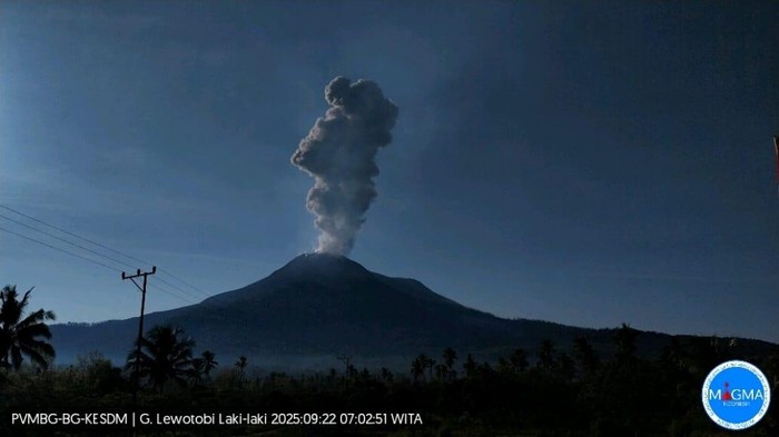Gunung Lewotobi Laki-laki meletus kembali, Senin (22/9/2025) pagi.