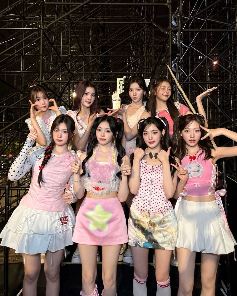 Hearts2Hearts Hearts2Hearts comeback dengan EP perdana.