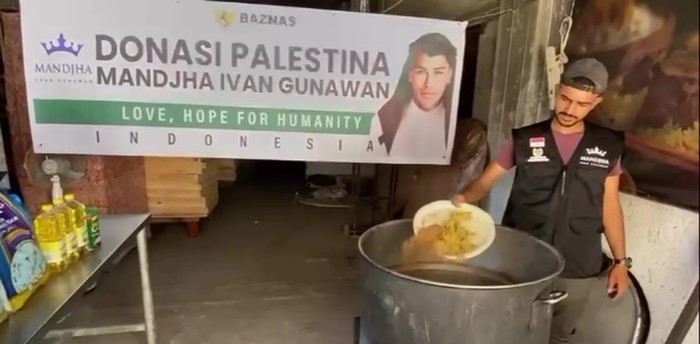 Momen berbagi Ivan Gunawan