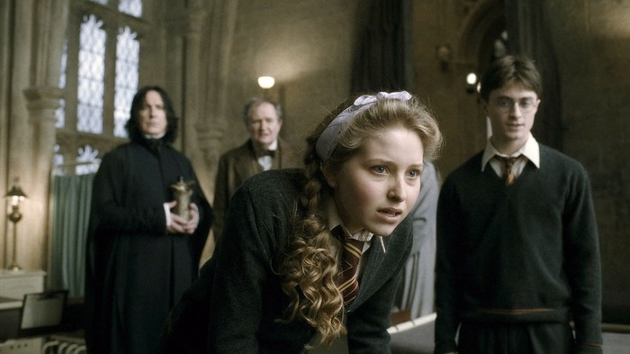 Cuplikan adegan Jessica Cave di Harry Potter.