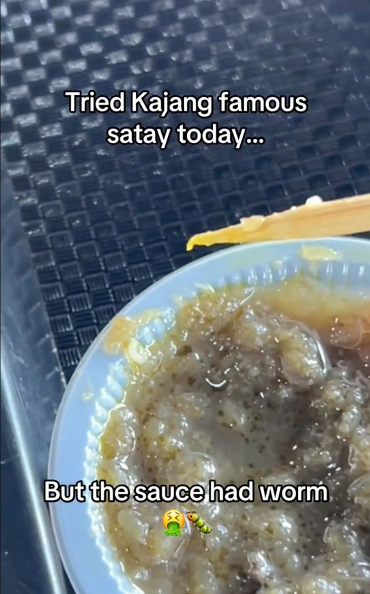 Kacau! Sate di Gerai Ini Dagingnya Mentah dan Ada Belatung di Bumbunya