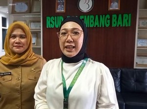 Gendong Jasad Bayi-Diusir Mertua, Pasutri Ini Pulang Kampung Dibiayai RS Bari