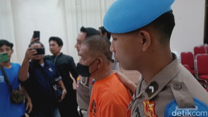Albahri (57), sopir bus yang kecelakaan maut di Desa Boto, Kecamatan Lumbang, Probolinggo jadi tersangka