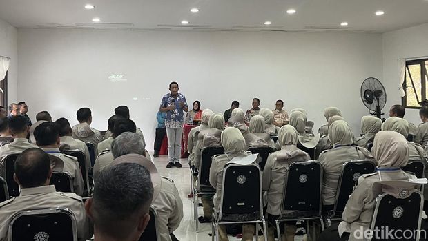 Kepala BPSDM Kemendagri Sugeng Hariyono Kepala BPSDM Kemendagri Sugeng Hariyono menghadiri retret Pemkot Kendari, Sulawesi Tenggara (Sultra).