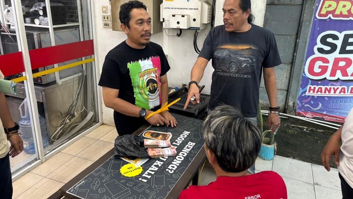 Ketua LSM saat terkena OTT oleh polisi
