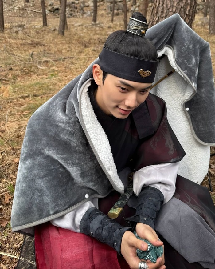 Aktor Korea Selatan Lee Chae Min di lokasi syuting drama Korea Bon Appétit, Your Majesty.