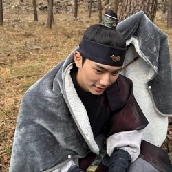Foto-foto Lee Chae Min Saat Break Syuting Bon Appetit, Your Majesty