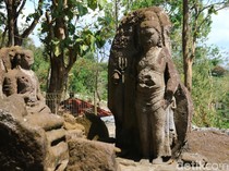 Arca Kuno Bertebaran di Kampung Gepolo yang Hilang, dari Mana Asalnya?