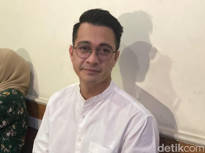 Meiza Aulia Coritho dan Eza Gionino hadiri sidang perdana cerai di Pengadilan Agama Cibinong, Senin (22/9/2025).