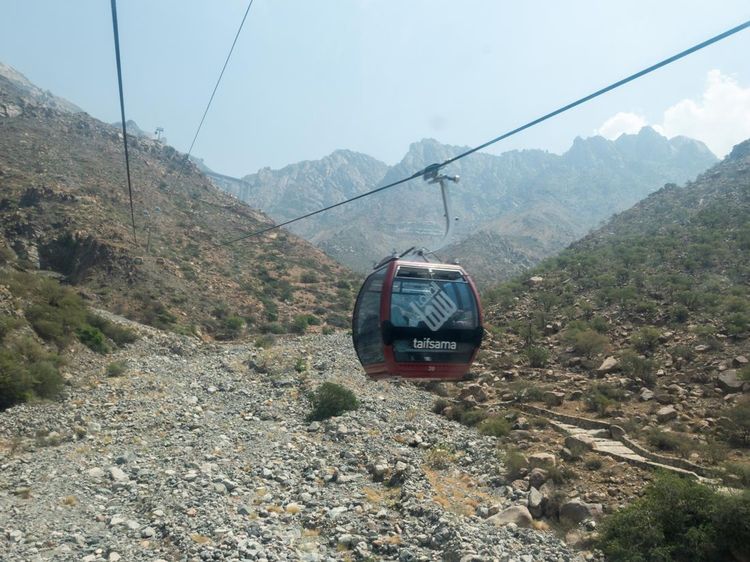 Menikmati Panorama Al-Hada Arab Saudi dari Kereta Gantung