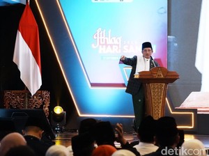 Buka Hari Santri 2025, Menag Ungkap Rencana Eselon I Urus Pesantren