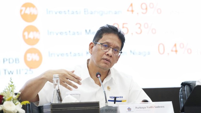 Menteri Keuangan Purbaya Yudhi Sadewa menyampaikan paparan saat konferensi pers APBN KiTa di Jakarta, Senin (22/9/2025). Menteri Keuangan melaporkan Anggaran Pendapatan dan Belanja Negara (APBN) mengalami defisit sebesar Rp321,6 triliun atau 1,35 persen terhadap Produk Domestik Bruto (PDB) pada Agustus 2025.