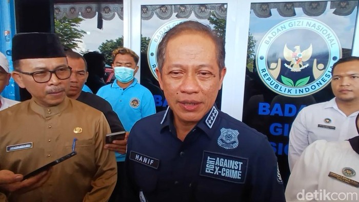 Menteri Lingkungan Hidup (LH) Hanif Faisol Nurofiq meninjau SPPG di Batam, Kepri. (Alamudin Hamapu/detikSumut)
