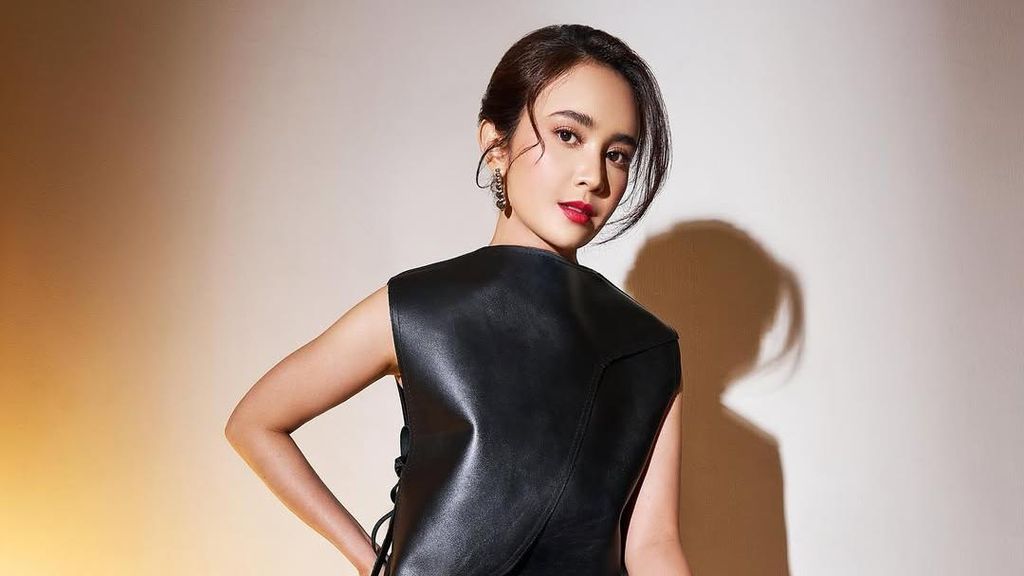 Keren! Michelle Ziudith Urus 12 Mobil Sendiri