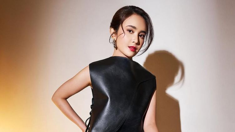 Keren! Michelle Ziudith Urus 12 Mobil Sendiri