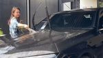 Keren! Michelle Ziudith Urus 12 Mobil Sendiri