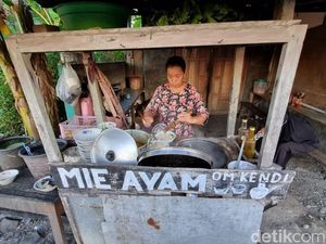 Murahnya Kebangetan! Warung Ini Tawarkan Mi Ayam Rp 4 Ribu Seporsi
