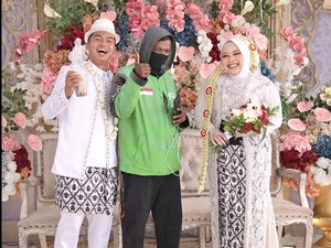 Viral Ojol Antar Es Kopi ke Pelaminan, Pengantin Auto Kaget