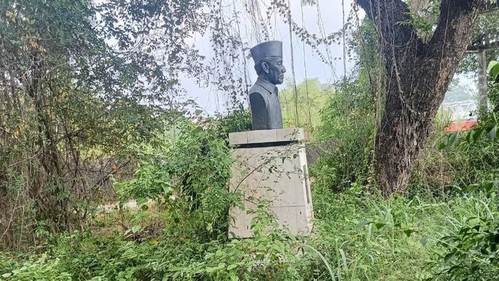 Monumen Gesang di Solo Safari tampak tak terawat. Foto diunggah Senin (22/9/2025).