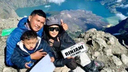 Muhammad Wafiq, balita usia tiga tahun viral di medsos karena melakukan pendakian ke puncak Gunung Rinjani, Minggu (18/5/2025) (Dok. Muhammad Yazid, ayah dari Wafiq)