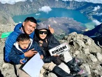 Kerennya Bocah 3 Tahun dari Kalsel, Tapakkan Kaki di Puncak Rinjani