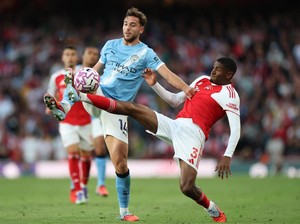 Rooney Masih Jagokan Arsenal Bisa Bersaing dengan Man City