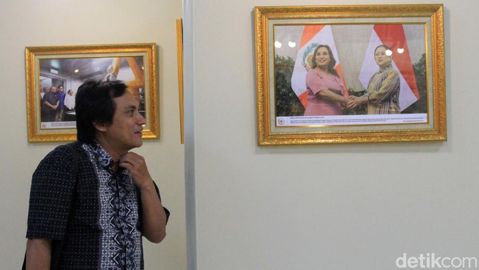 Sebanyak 100 foto jurnalistik bertema “Parlemen Berdaulat, Indonesia Maju”dipamerkan di Kompleks DPR RI, menampilkan dinamika dan wajah aspiratif parlemen setahun terakhir.