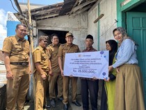 Pemkab Wonosobo Serahkan Bantuan Program RLTH Sebesar Rp 25 Juta