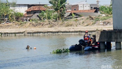 Pencarian 2 Orang Tenggelam saat Mancing di Sungai