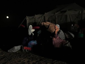 Putus Asa Belasan Kali Mengungsi, Begini Kisah Pilu Keluarga di Gaza