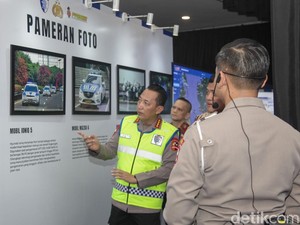 Kapolri Tinjau Pameran Korlantas Polri, Hadirkan Inovasi Bantu Masyarakat