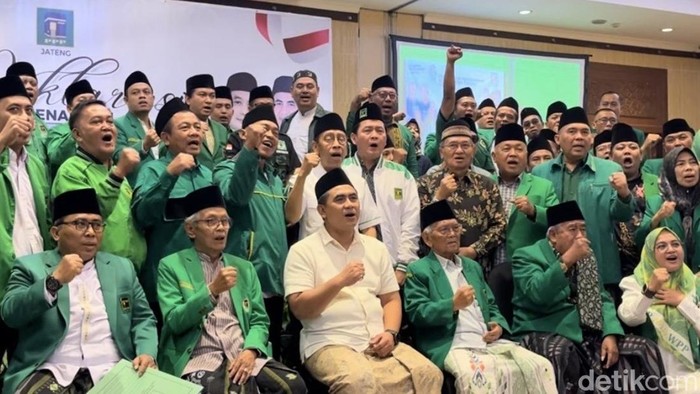 Deklarasi Agus-Yasin di Hotel Grand Candi, Kecamatan Candisari, Kota Semarang, Senin (22/9/2025).