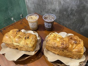 Kedai Merah: Cobain Roti Panas Isi Cokelat Keju yang Hits di Suryakencana