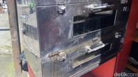 Sebenarnya kedai ini menyajikan kreasi roti kasur, tapi dipanaskan lagi menggunakan oven selama 5 menit. Oleh karenanya dinamakan roti panas. Foto: Yenny Mustika Sari/detikcom