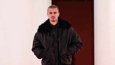 Foto: Aksi Nepo Baby, Anak Artis di Runway H&M Fall/Winter 2925