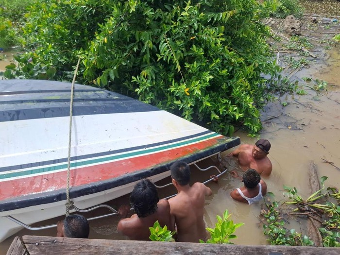 Speedboat Malinau Ekspress yang tenggelam diperairan Tana Tidung.