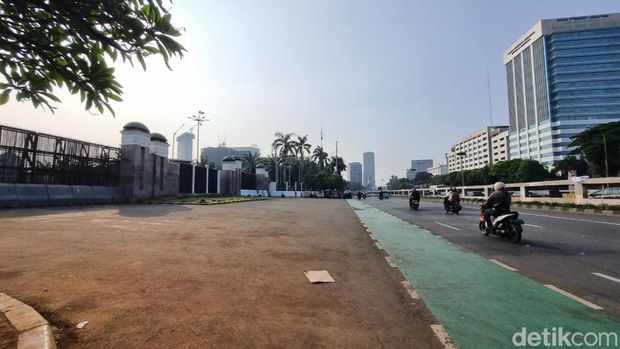 Suasana depan DPR pukul 15.48 WIB. (Taufiq/detikcom)