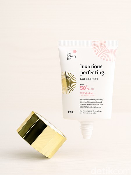 Luxurious Perfecting Sunscreen SPF 50+/PA++++