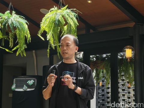 Technical Architect Intel Indonesia Susanto Wijaya di acara AI PC Workshop