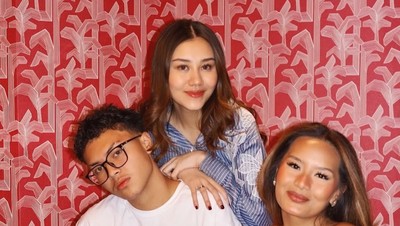 7 Momen Langka Aaliyah Massaid Hangout Bareng Keanu, Zahwa & Baby Arash