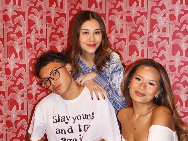 7 Momen Langka Aaliyah Massaid Hangout Bareng Keanu, Zahwa & Baby Arash
