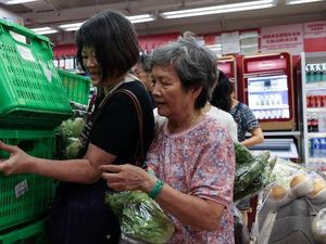 Dunia Hari Ini: Hong Kong Bersiap Hadapi Ancaman Serius Topan Ragasa